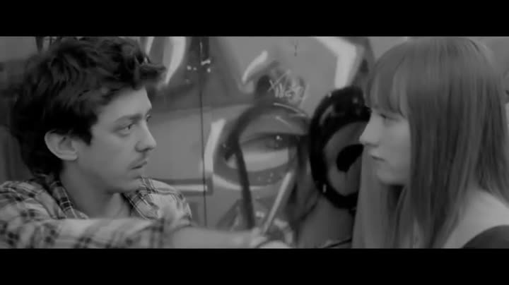 Extrait vidéo du film  Left Foot Right Foot