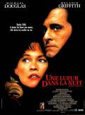 voir la fiche complète du film : Une Lueur dans la nuit