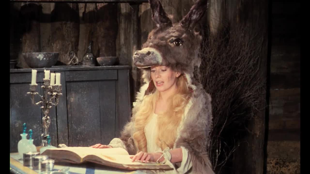 Extrait vidéo du film  Peau d Âne