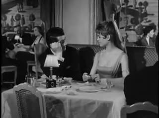 Extrait vidéo du film  En effeuillant la marguerite