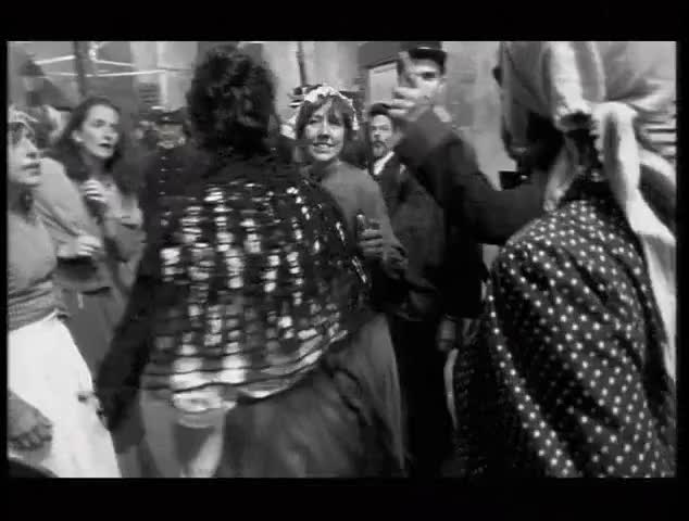 Extrait vidéo du film  La Commune (Paris, 1871)