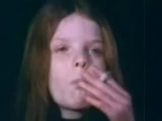 Un extrait du film  Emilie, l enfant des ténèbres