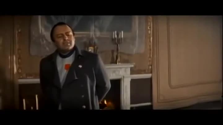 Extrait vidéo du film  Waterloo