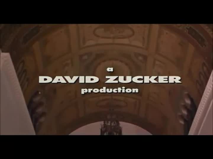 Un extrait du film  Y a-t-il un flic pour sauver Hollywood ?
