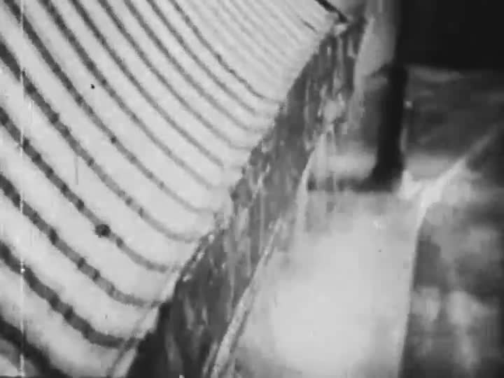 Extrait vidéo du film  Sous les toits de Paris