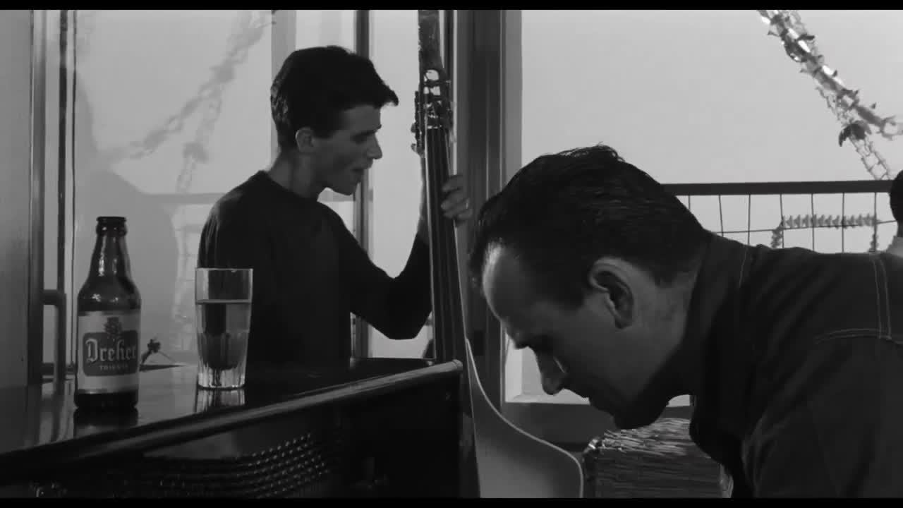 Extrait vidéo du film  La Fille à la valise