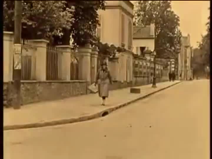 Un extrait du film  L Horloge magique