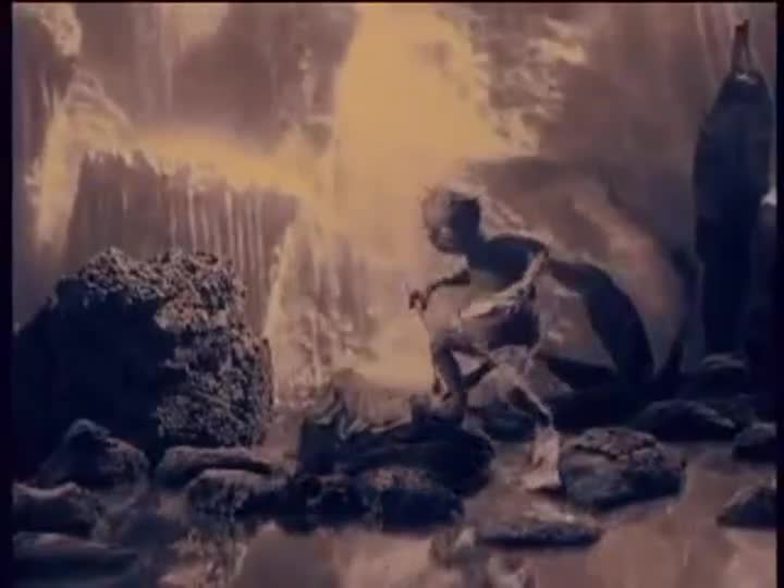 Un extrait du film  L Horloge magique