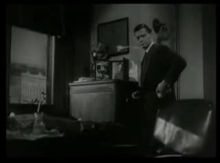 Un extrait du film  La Femme à l écharpe pailletée