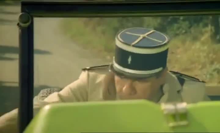 Un extrait du film  Le Gendarme et les extra-terrestres