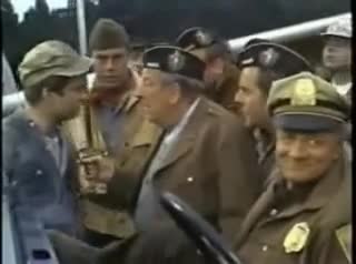 Un extrait du film  Les Russes arrivent les Russes arrivent