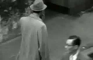 Un extrait du film  Le Monocle rit jaune