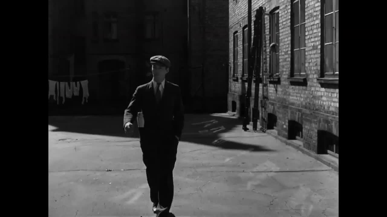 Extrait vidéo du film  Le Quartier du corbeau