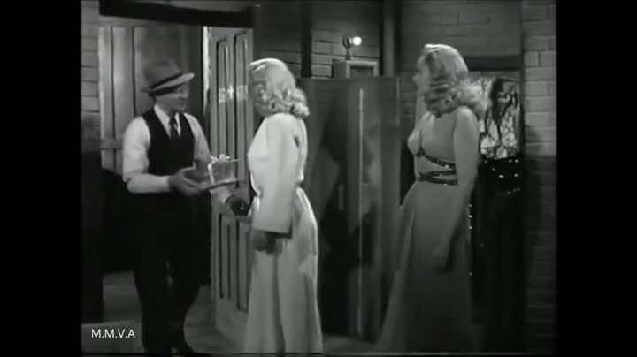Un extrait du film  Les Reines du Music-hall