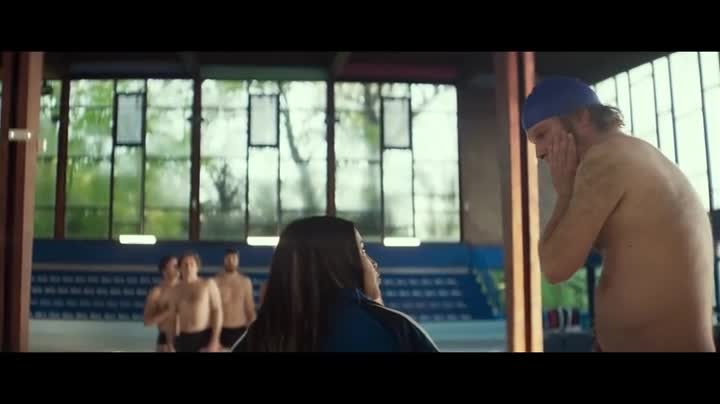 Un extrait du film  Le Grand bain