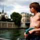 photo du film La Blonde aux seins nus