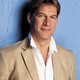 photo de Simon MacCorkindale