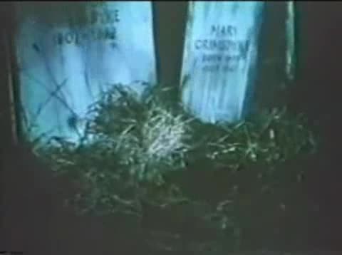 Un extrait du film  Histoires d outre tombe