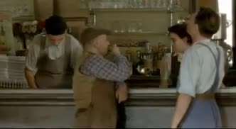 Extrait vidéo du film  Le Café du Pont
