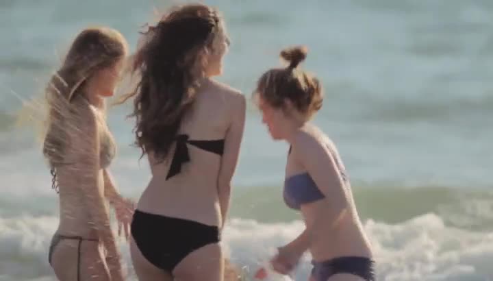 Extrait vidéo du film  17 filles