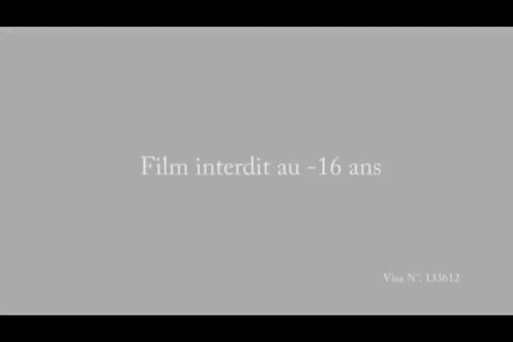 Extrait vidéo du film  Too much love will kill you