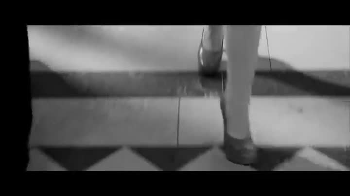 Un extrait du film  Pour une femme