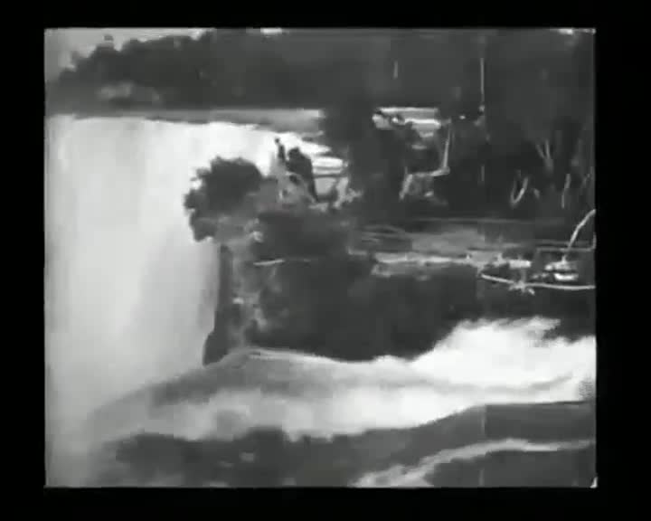 Extrait vidéo du film  Les chutes