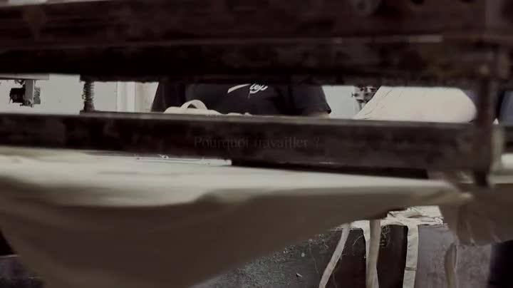 Extrait vidéo du film  Travailleuses...