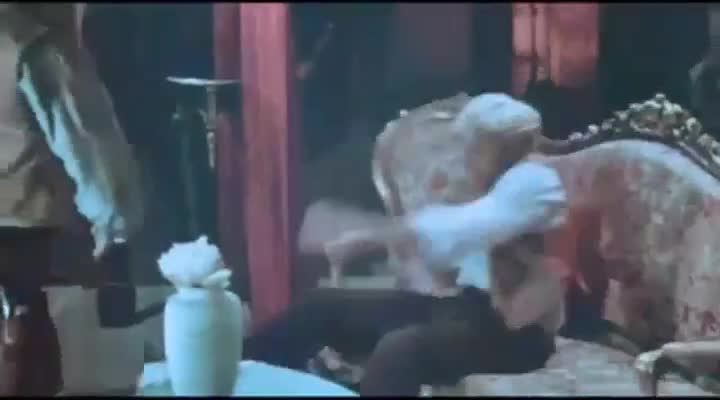 Extrait vidéo du film  C est Arrivé Entre Midi Et Trois Heures