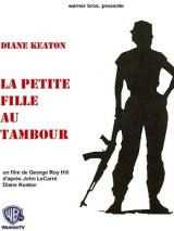 voir la fiche complète du film : La Petite Fille Au Tambour