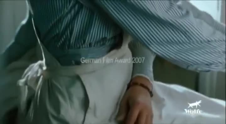 Extrait vidéo du film  4 minutes