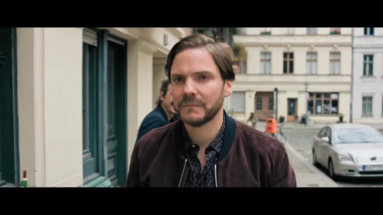 Extrait vidéo du film  Next Door
