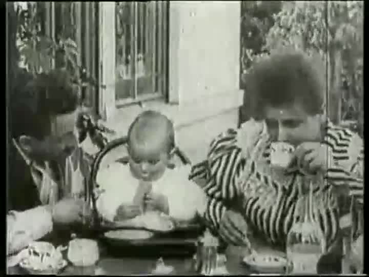 Extrait vidéo du film  Repas de bébé
