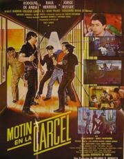 voir la fiche complète du film : Motín en la cárcel
