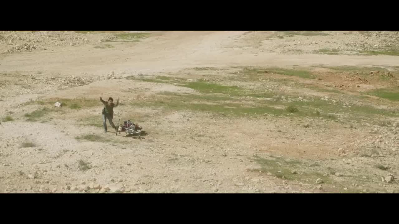 Extrait vidéo du film  Demain je traverse