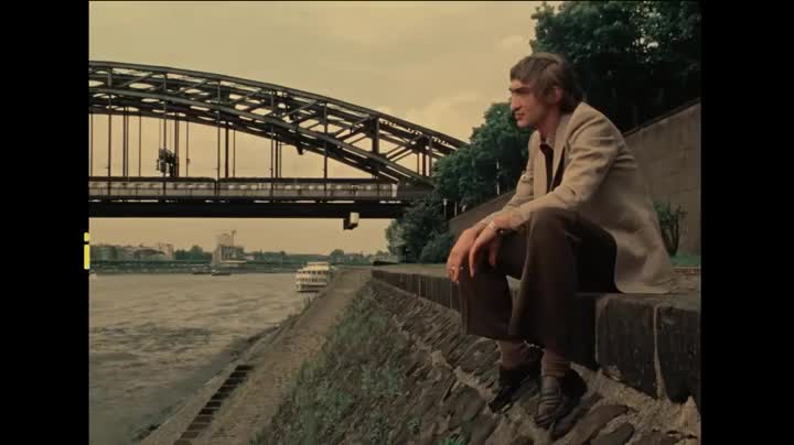 Extrait vidéo du film  Huit heures ne font pas un jour