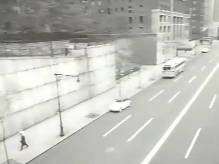 Extrait vidéo du film  The Sex Perils of Paulette