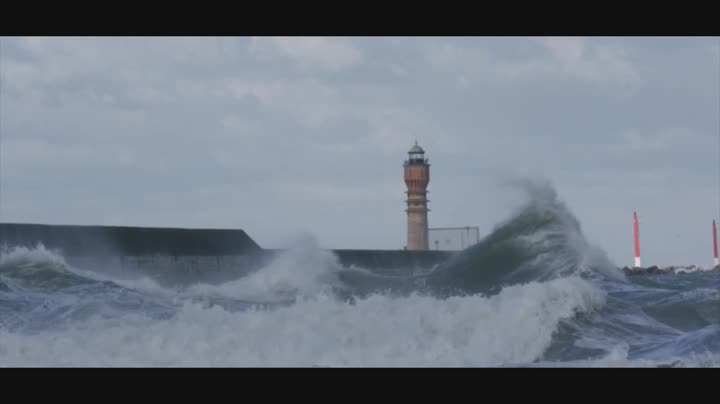 Extrait vidéo du film  Dunkerque, Waiting for the Next Bus