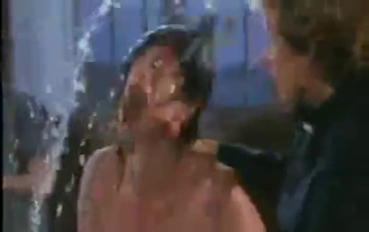 Un extrait du film  Emanuelle fuga dall inferno