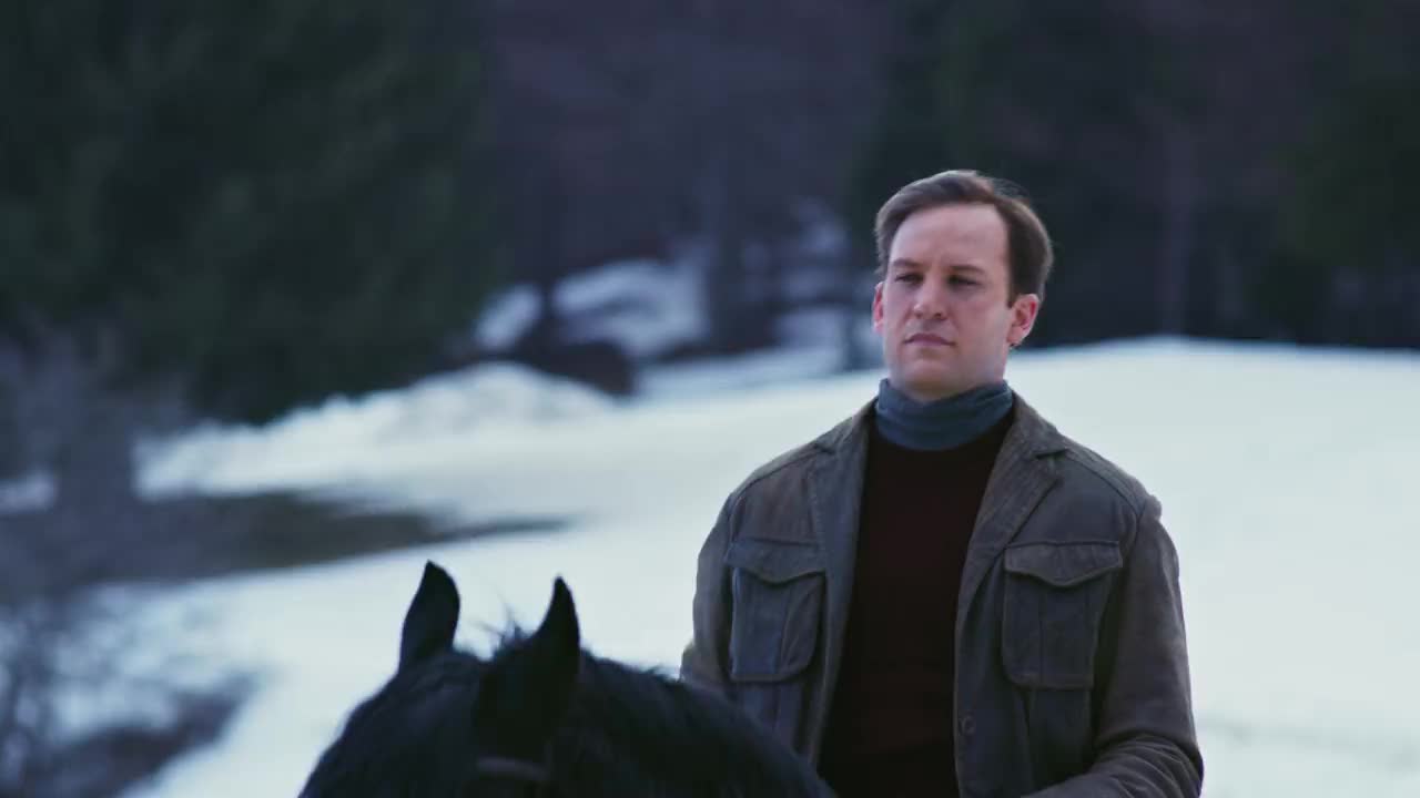 Extrait vidéo du film  A christmas prince