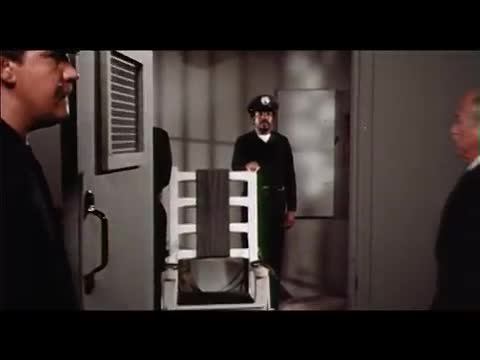Extrait vidéo du film  La Chose à deux têtes