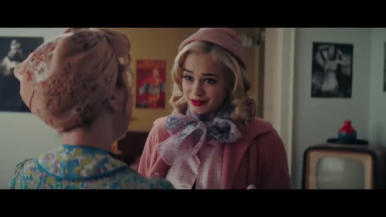 Extrait vidéo du film  Une robe pour Mrs. Harris