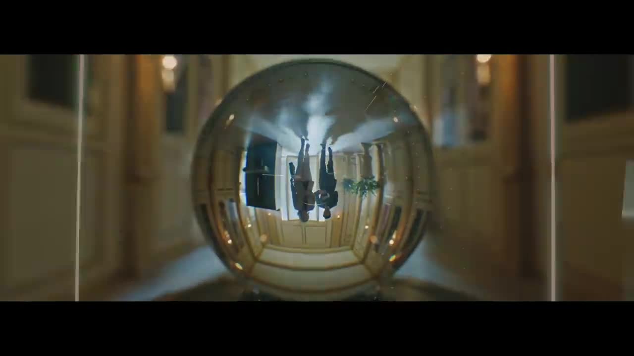 Extrait vidéo du film  Money Back Guarantee