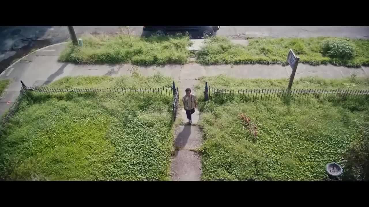 Extrait vidéo du film  We Have a Ghost
