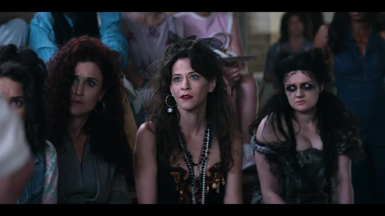 Un extrait de la série  Glow