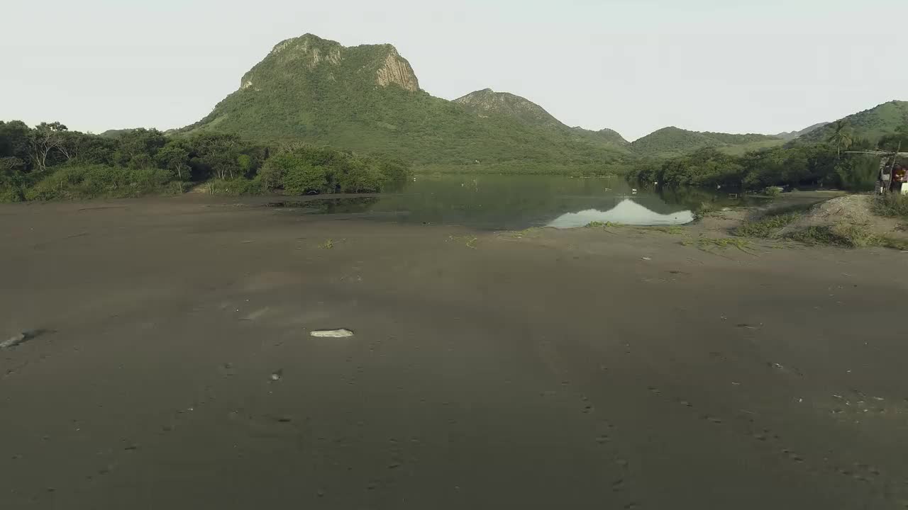 Extrait vidéo du film  Birders : les gardiens de la migration