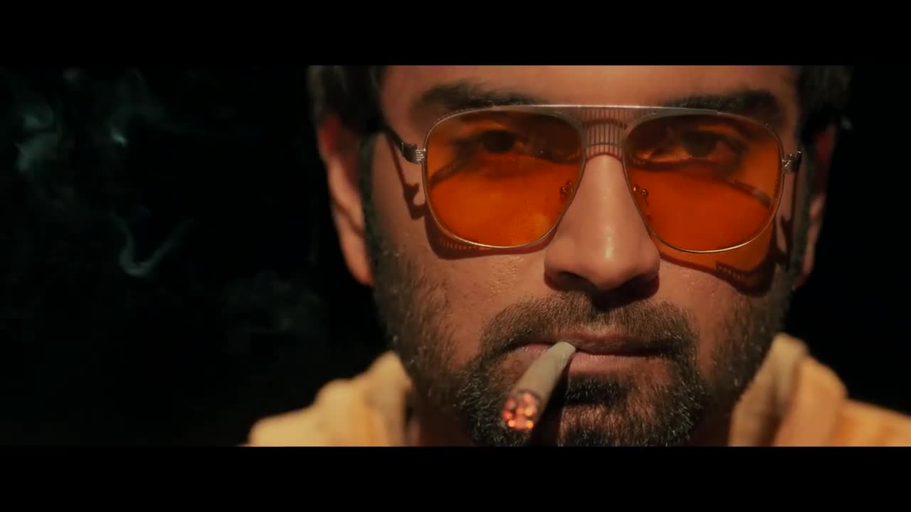 Un extrait du film  Nirangal Moondru