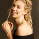 Voir les photos de Vanessa Kirby sur bdfci.info