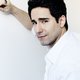 Voir les photos de John Lloyd Young sur bdfci.info