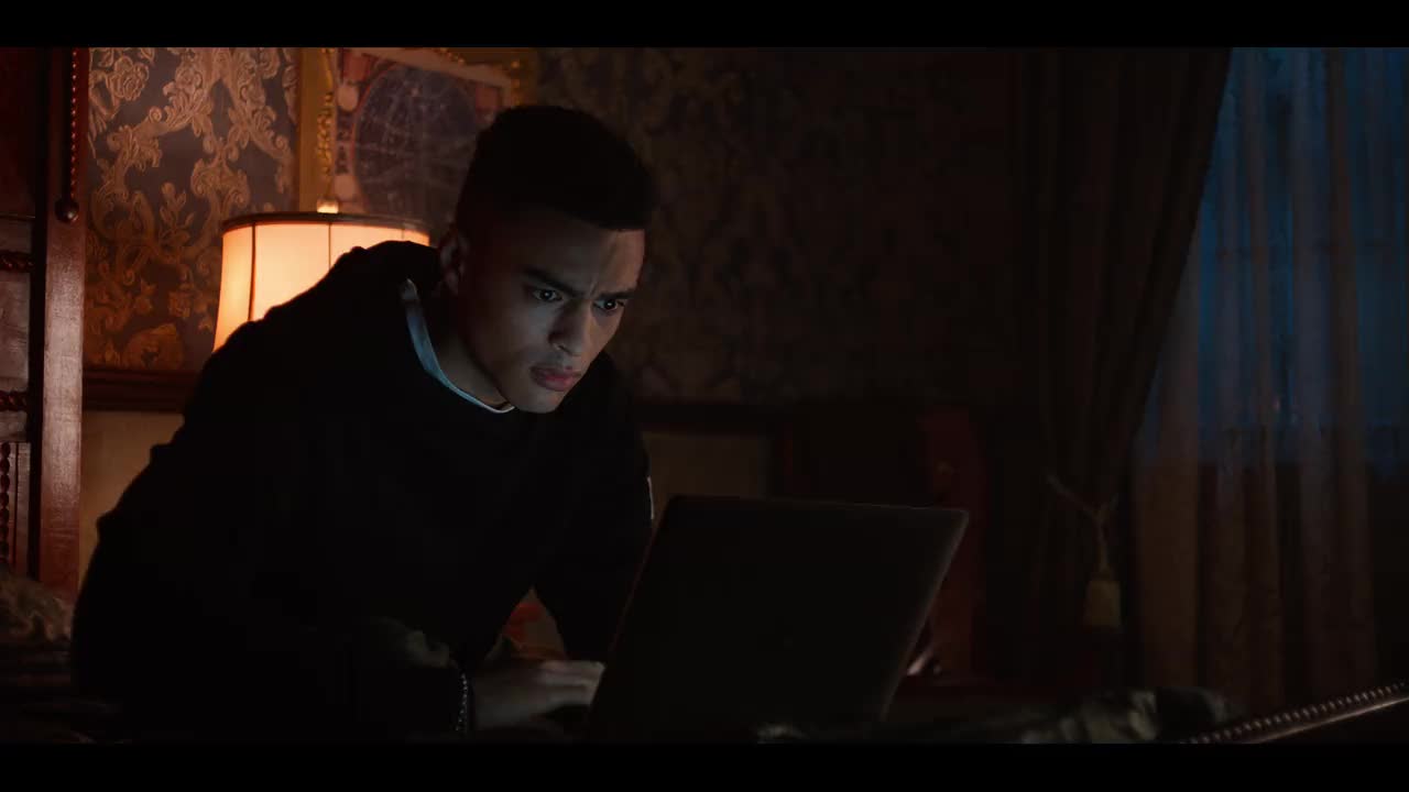 Un extrait de la série  October faction